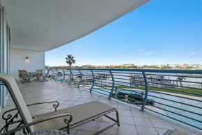 Bella Luna 207 - Spectacular views of Ole River & Private Boat Slip Available*!